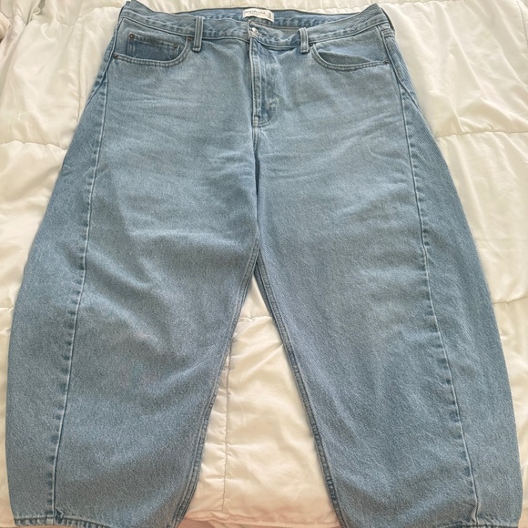 Abercrombie & Fitch Denim - Abercrombie & Fitch barrel jeans